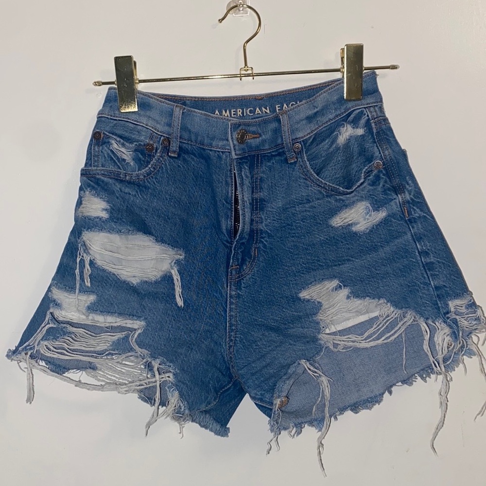 American Eagle 90s High Rise shorts